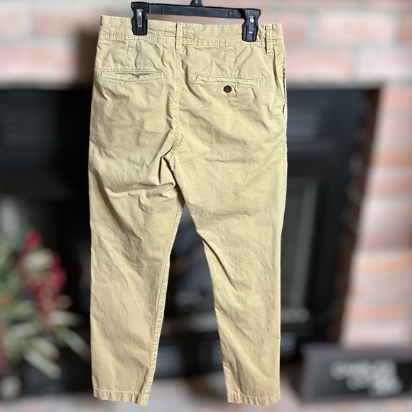 American Eagle khaki pants-slim fit. Size 26x28 - Picture 3 of 7